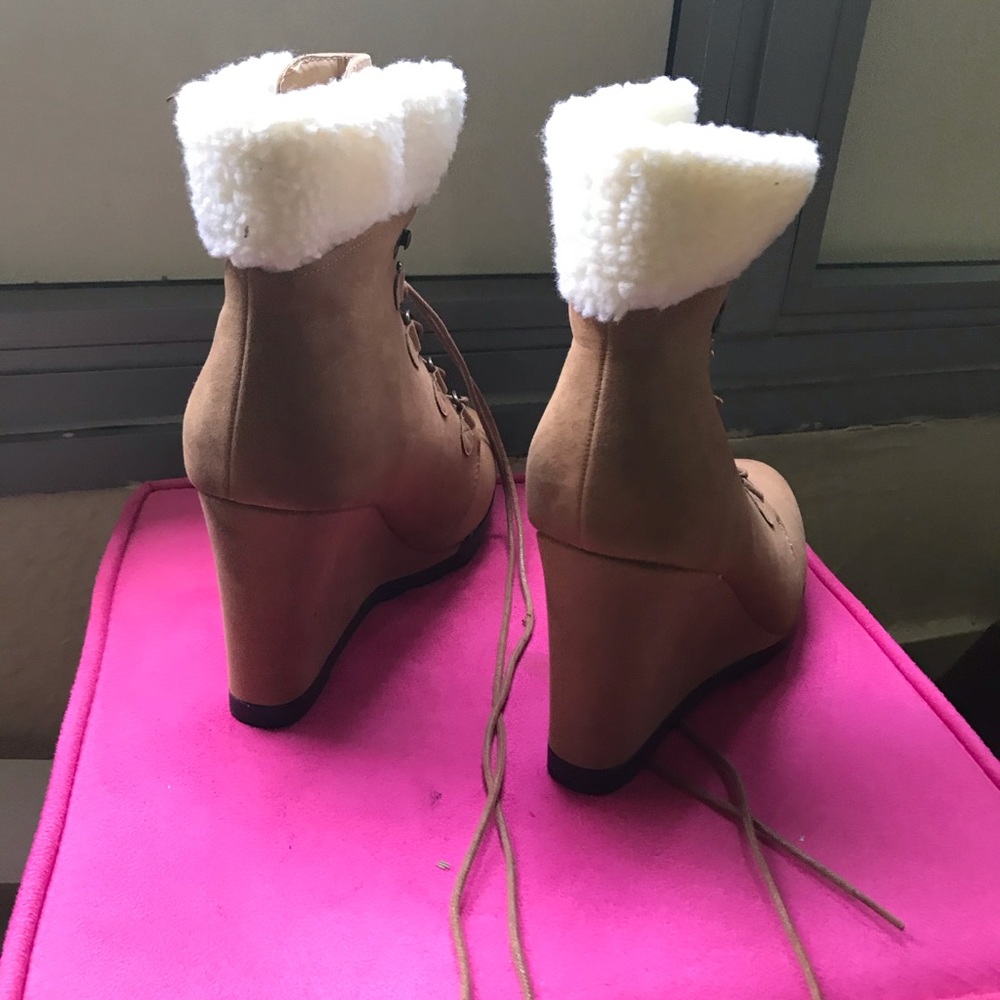 Size 10 Just Fab Wedge heel